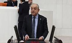 İzmir Barosu'nda Kılıçlar Çekildi: Yönerge Değişikliğine Tepki!