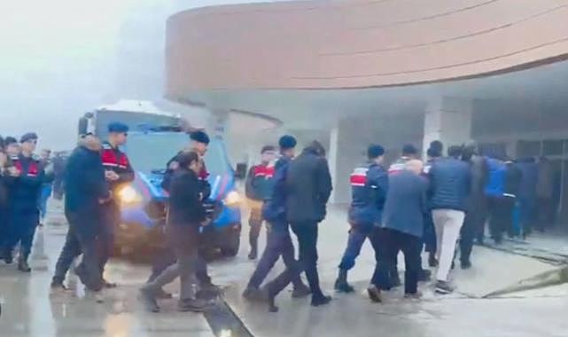 İzmir dahil 23 ilde &#039;Hücre-8&#039; operasyonu: 64 şüpheli yakalandı
