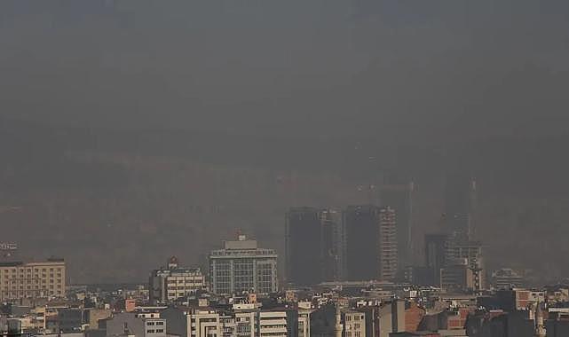 İzmir&#039;de hava kirliliği alarmı: Sanayi tozları şehir merkezine ulaşıyor!