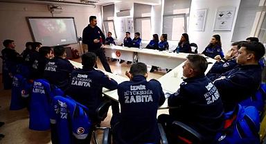 İzmir İtfaiyesi’nden zabıta personeline yangın güvenliği eğitimi