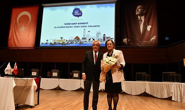 İzmir Kent Konseyi Başkanı Özgür Topaç oldu
