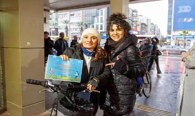 Karşıyakalılar işe bisikletle gidiyor