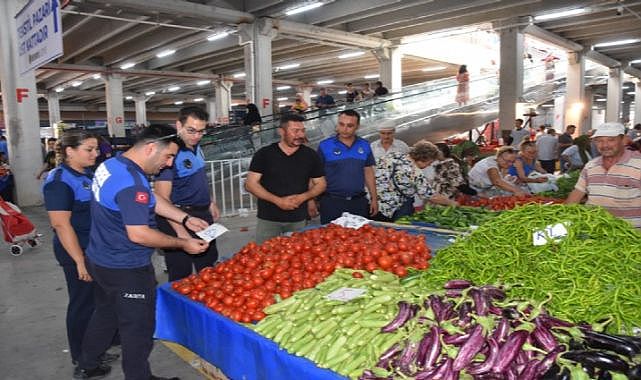 Menemen&#039;de zabıta ekiplerinden pazar denetimi