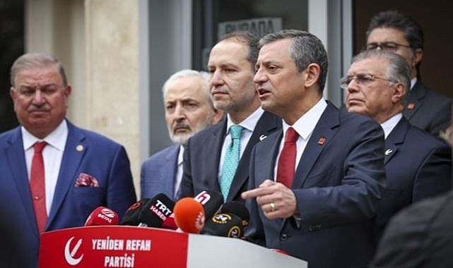 Özgür Özel&#039;den iktidara &#039;Öcalan&#039; ve &#039;süreç&#039; tepkisi: &#039;Milletin aklıyla alay etmeyin..&#039;