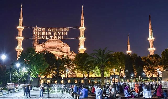 Ramazan Ayı Başlıyor: İlk İftar ve İmsak Saatleri Açıklandı