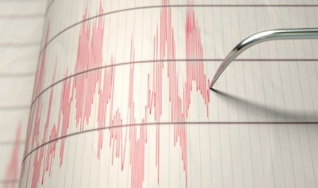 SONDAKİKA: Ege Denizi&#039;nde 4.4 deprem