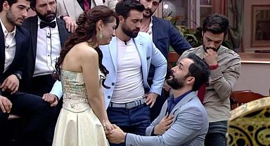 Yıllar sonra bir araya geldiler: Kısmetse Olur'un Aycan ve Onur'u nişanlandı