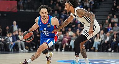 Anadolu Efes'ten Virtus Bologna karşısında farklı galibiyet!