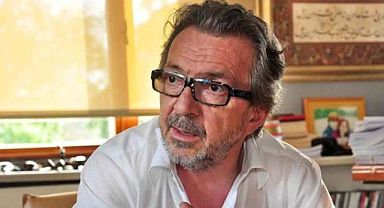 Bir süredir kanser tedavisi gören ünlü yönetmen Osman Sınav hayatını kaybetti