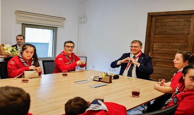 Cemil Tugay down sendromlu izcileri ağırladı