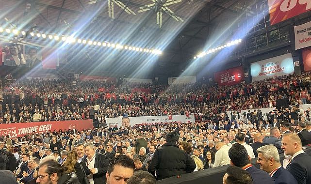 CHP İzmir İmamoğlu&#039;nu bağrına bastı... Salon doldu taştı!