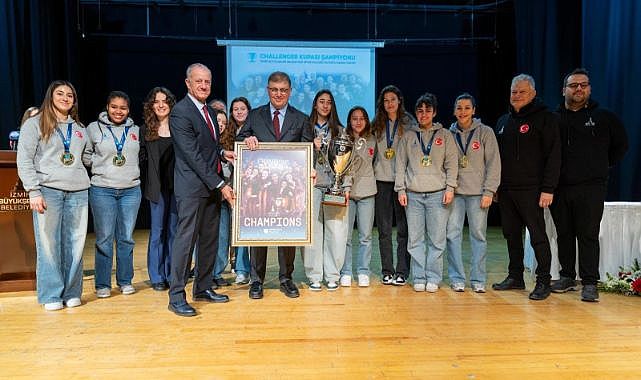 “Erkekler şampiyon olduğunda yer yerinden oynuyor”