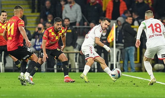 İzmir&#039;de 4 Gol Atıldı, Ama Kazanan Yok!