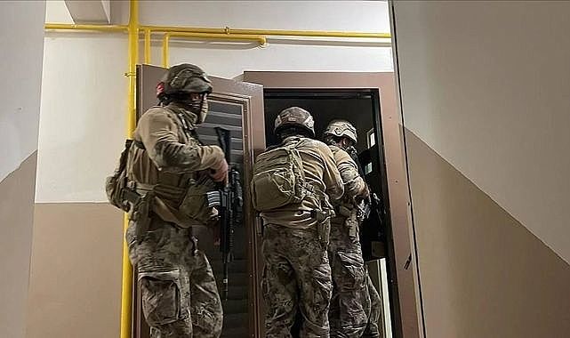 İzmir&#039;de bir çete daha çökertildi!