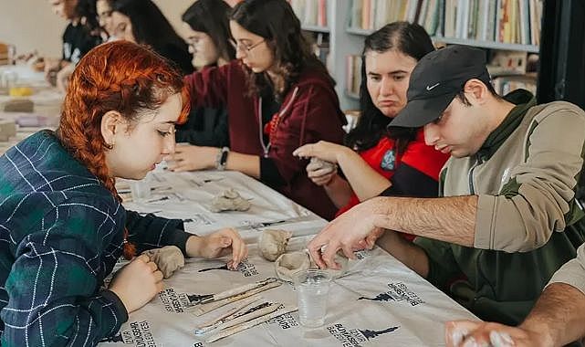 İzmir&#039;de birbirine ihtiyaç duyan kalplerin projesi: Ben, biz olduğumuz için ben olurum
