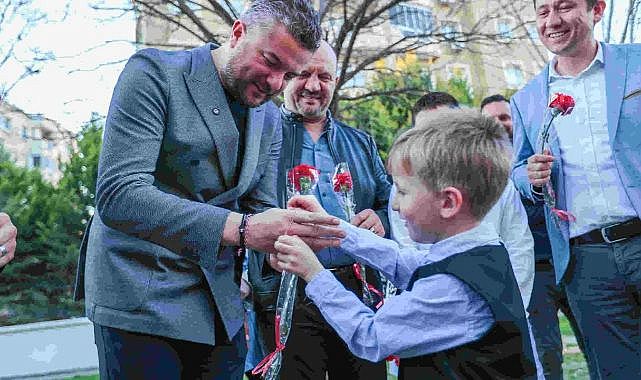 İzmir&#039;de Bucalılar, baharın gelişini marteniçkalarla karşıladı