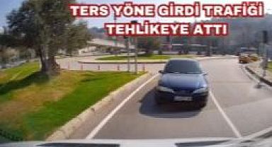 Konak'ta ters yöndeki araç trafikte panik yarattı