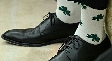 Trump'ın dikkatini dağıtan çoraplar toplantıya damga vurdu: Odaklanamıyorum!