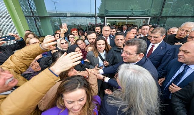 Uçağı sis nedeniyle inemeyince İmamoğlu İzmir&#039;deki seçim çalışmasına gecikmeli başladı