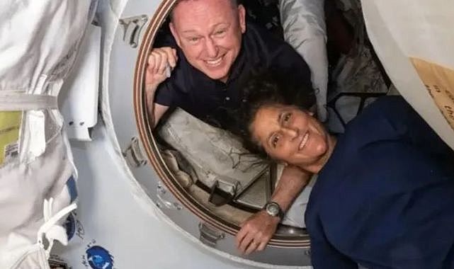 Uzayda mahsur kalan iki astronotun 9 aylık dünya hasreti son buldu