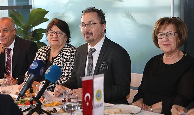 İzmir İş Dünyası’nın temsilcileri, 1 Mayıs Emek ve Dayanışma Günü için kutlama mesajı yayımladı.