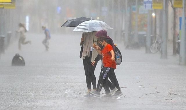 İzmir ve Ege Bölgesi&#039;nde yeniden yağış etkisi: Ege&#039;nin o illerde ise kar yağışı
