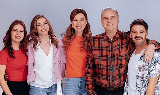 &#039;Sihirli Annem&#039; filminden ilk afiş yayımlandı!&#039;