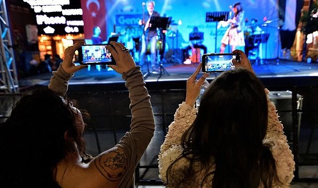 Bornova Gençlik Festivali&#039;nde Grup Seksendört sahne alacak