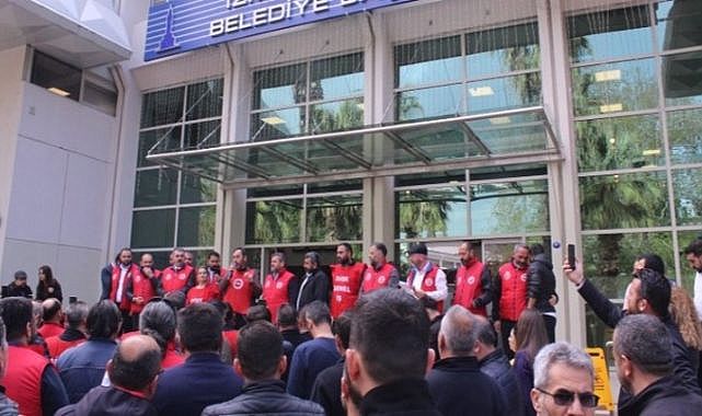 Büyükşehir&#039;de TİS krizi devam ediyor: İşçiler iş yavaşlattı, tarih verdi