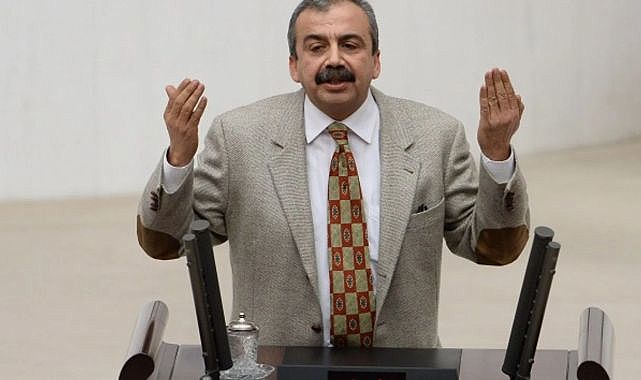 CHP&#039;li eski vekilden, Sırrı Süreyya Önder hakkında şok iddia: &quot;Solcu değildi, Nurcu&#039;ydu!&quot;