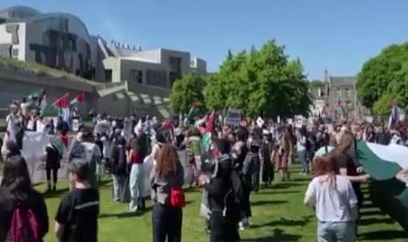 İskoçya&#039;da Nakba Günü yürüyüşünde &quot;Özgür Filistin&quot; sesleri