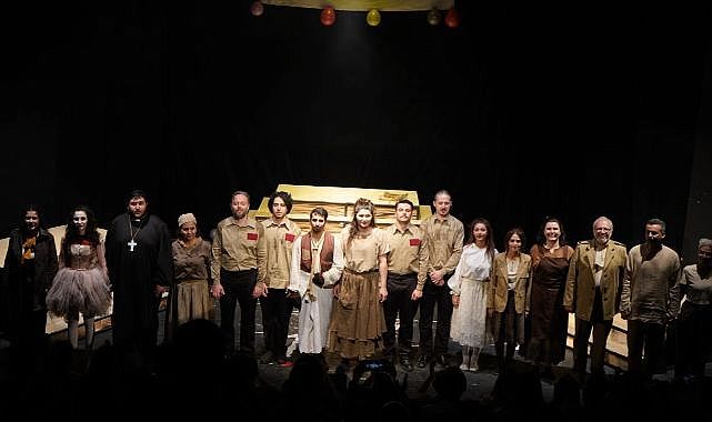 İzmir&#039;de 31 Mayıs&#039;a kadar tiyatro festivali coşkusu: Bornova&#039;da perdeler açıldı, 24 gösterim ücretsiz