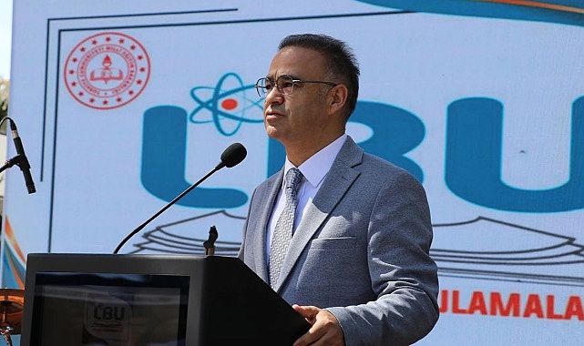 İzmir&#039;de lise öğrencilerinin bilimsel çalışmaları sergilendi