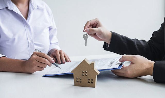 İzmir’de Sosyal Konutta Yeni Dönem: Egeşehir’de Evrak Teslimi Başladı