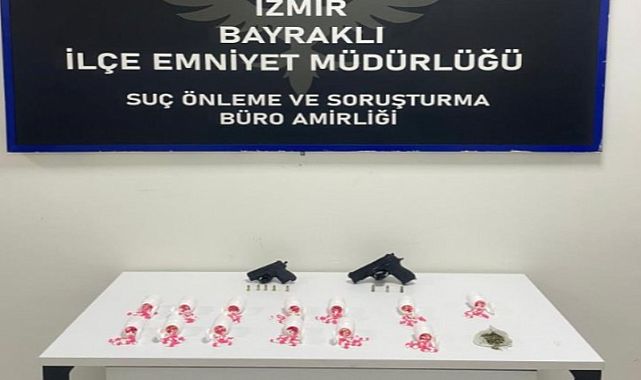 İzmir&#039;de zehir taciri 3 şüpheli yakalandı