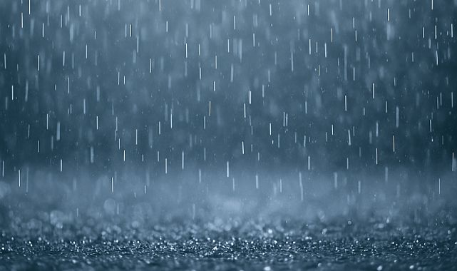 İzmir’e Bahar Yağmuru Sürprizi: Hafta Sonuna Şemsiye ile Giriyoruz