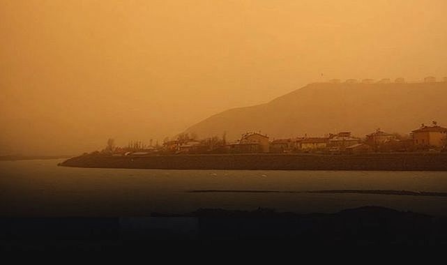 Meteoroloji&#039;den İzmir için sağanak ve çöl tozu uyarısı!