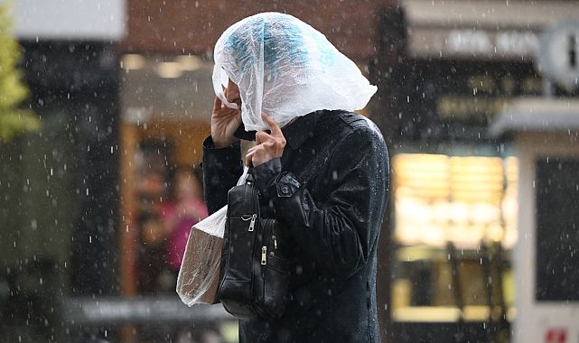Yağmurlukları kaldırmayın! AKOM tarih verdi, İstanbul&#039;da yağış göz açtırmayacak