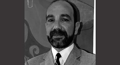 Yazar Süha Oğuzertem İstanbul'da binada çıkan yangında can verdi