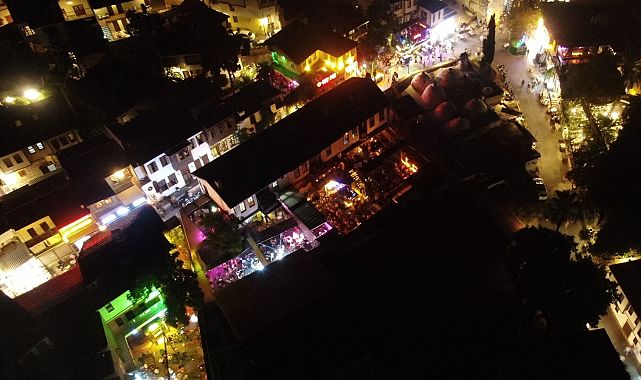 Antalya&#039;da 82 kişilik mahalleye turist akını