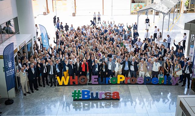 İzmir Büyükşehir Belediye Başkanı&#039;ndan Sürdürülebilir Kentler ve Barış Mesajı