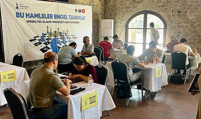 İzmir&#039;de Anlamlı Satranç Turnuvası: Farkındalık ve Heyecan Bir Arada