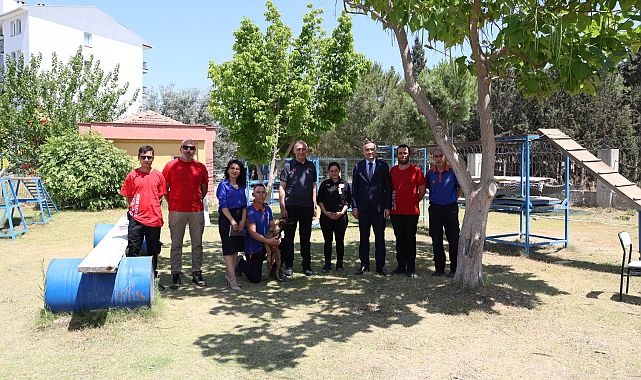 Türkiye’de bir ilk: Arama köpeği AFAD’a teslim edildi