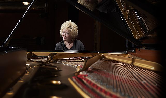 Ücretsiz Gülsin Onay Konseri Karşıyaka&#039;da