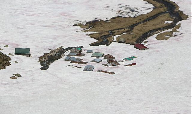 Yaz Ortasında Rize’de Kar 10 Metreyi Aştı