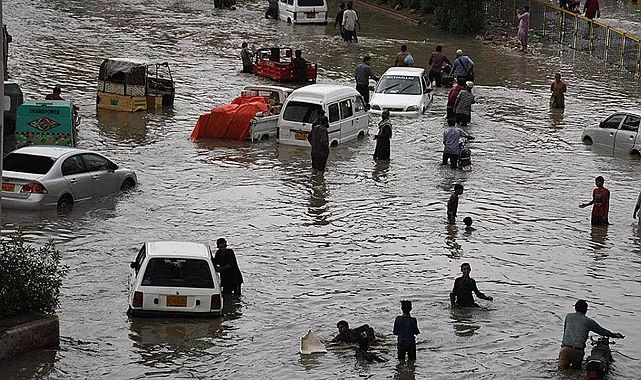 10 Gündür Süren Sel Felaketi Pakistan’ı Vurdu: Ölü ve Yaralı Sayısı Artıyor