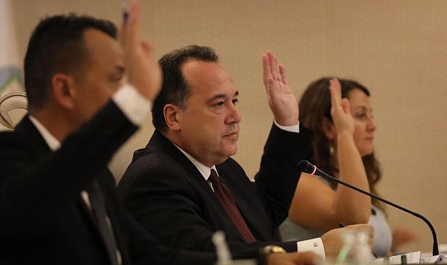 “10 yıl diyelim, o zamana kadar AK Parti kalmaz” çıkışı Meclis’e damga vurdu