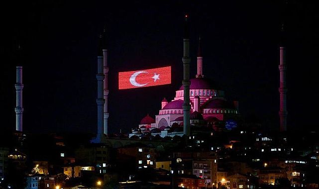 90 bin camide sela: 15 Temmuz yeniden hatırlandı