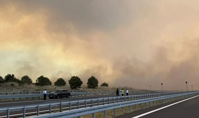 Alevler otoyolu kapattı: Kavakköy’de ulaşım durdu