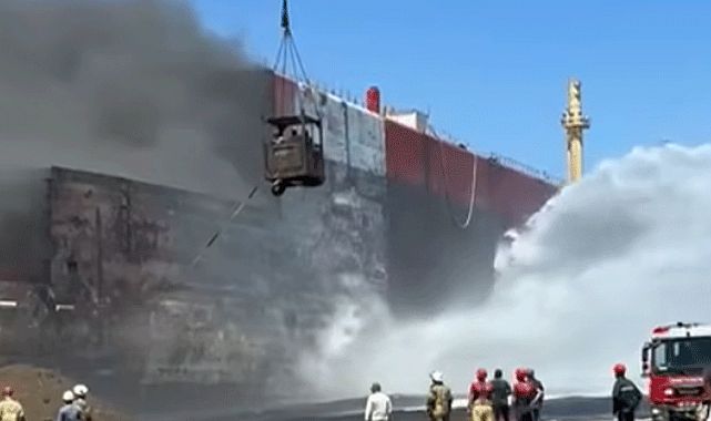 Aliağa’da kimyasal yüklü gemide yangın